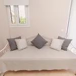 Apartment Mantisses *